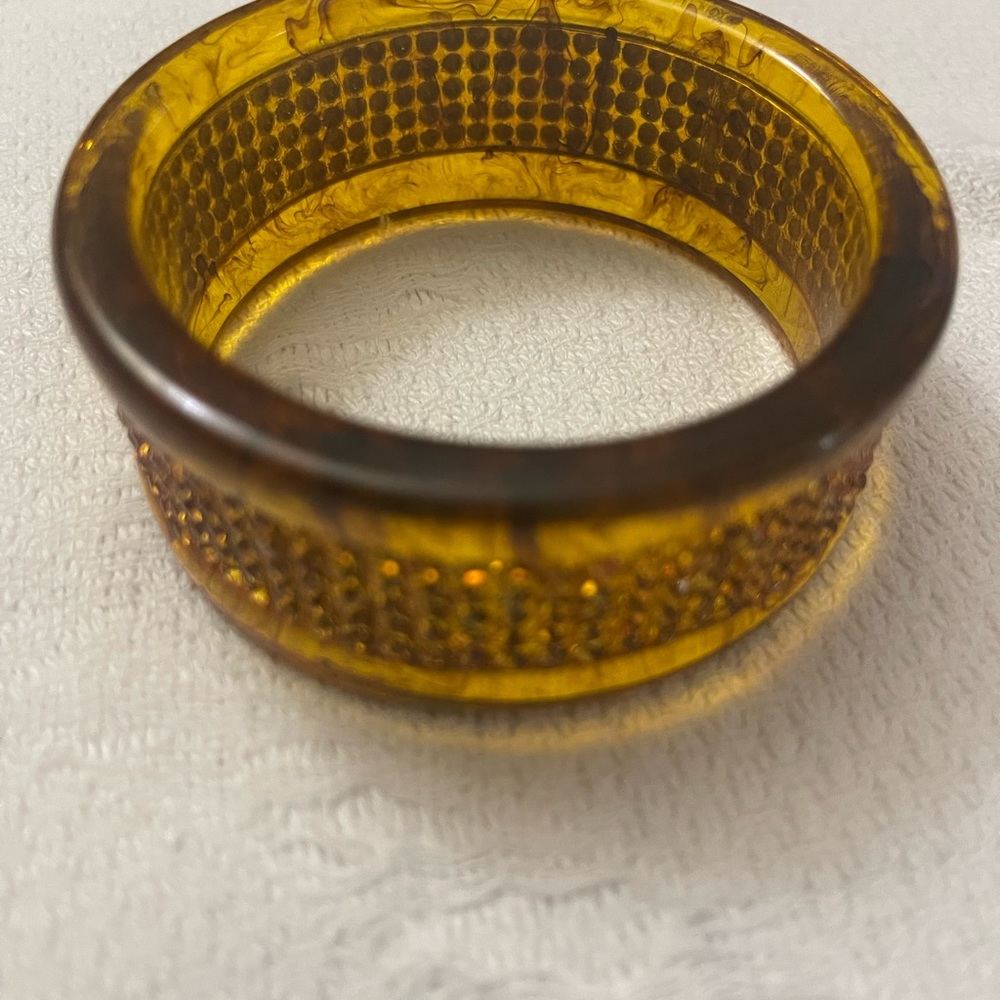 Vintage SASSY JONES bangle, great condition